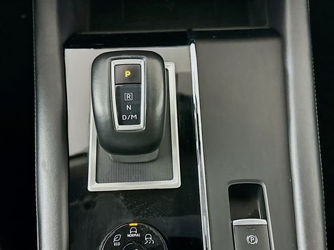 Used 2024 Mitsubishi Outlander SE image 25