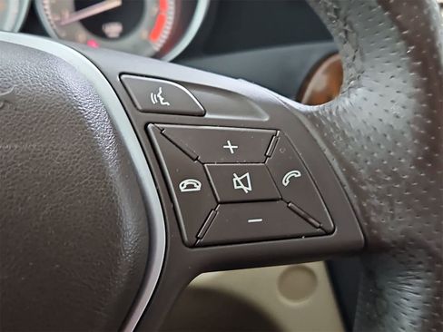 Used 2013 Mercedes-Benz C 250 Sedan image 26