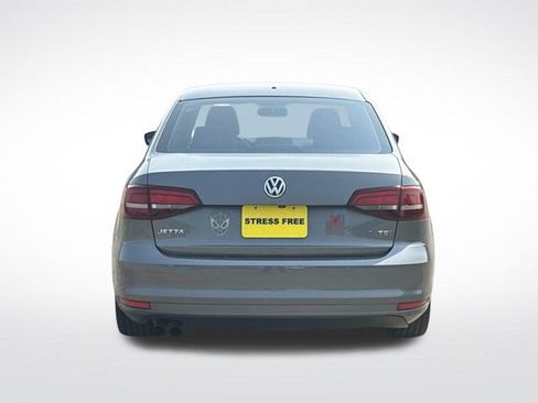 Used 2017 Volkswagen Jetta S FWD image 4