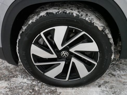 Certified 2025 Volkswagen Atlas SE image 15