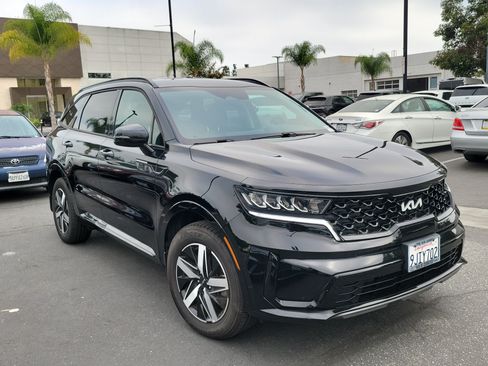 Used 2023 Kia Sorento S FWD image 3