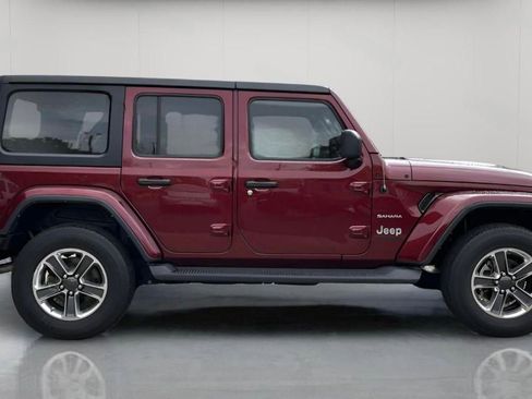 Used 2021 Jeep Wrangler Unlimited Sahara w/ Uconnect 4C Nav & Sound Group image 4
