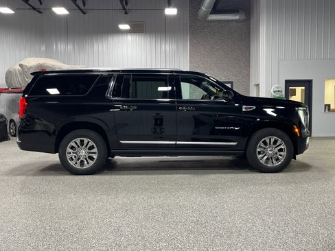 New 2026 GMC Yukon XL Denali w/ Sun & Power Step Package image 6