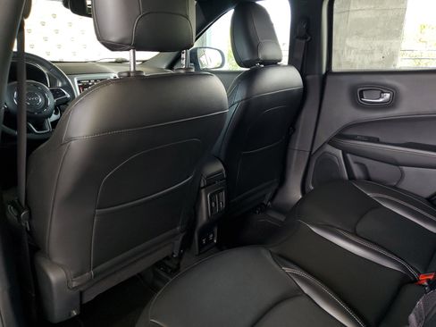 Certified 2021 Jeep Compass Latitude FWD image 10