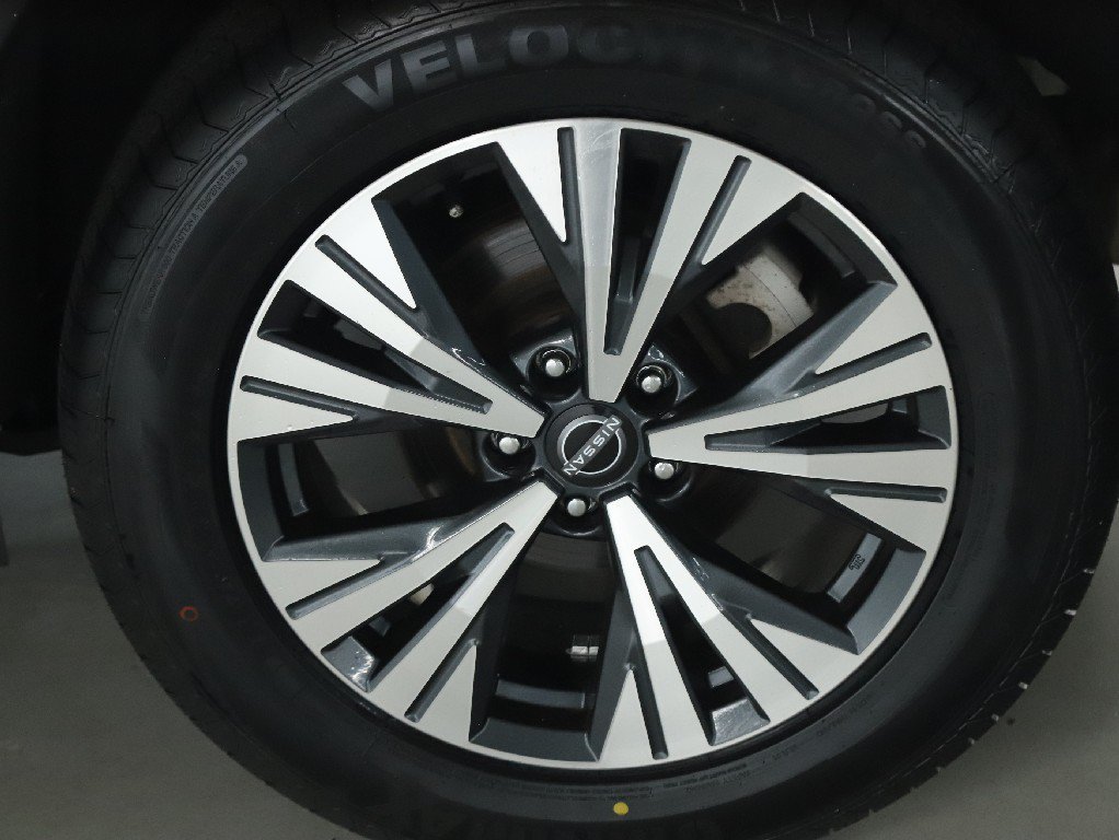 Used 2023 Nissan Rogue SV AWD/4WD image 40