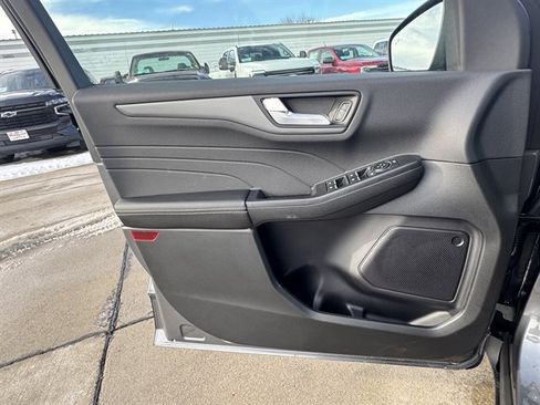 New 2026 Ford Escape SE FWD image 9