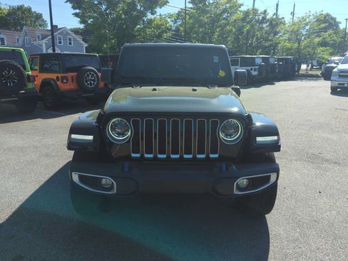 Used 2023 Jeep Wrangler Unlimited Sahara w/ Cold Weather Group AWD/4WD image 9