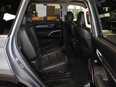 Used 2020 Kia Telluride S w/ S 8 Passenger Seating Package AWD/4WD image 37