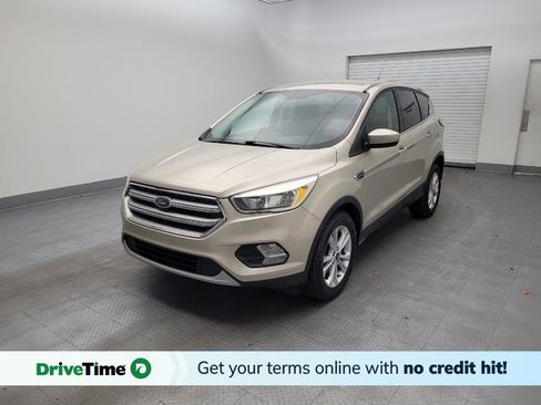 Used 2017 Ford Escape SE image 1