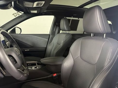 Used 2025 Lexus TX 350 AWD w/ Technology Package image 5