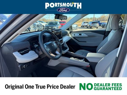 New 2026 Ford Explorer Active image 3