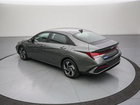 Used 2025 Hyundai Elantra Sport FWD image 6