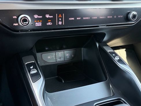 Used 2025 Kia Sorento S w/ Panoramic Sunroof Package FWD image 26