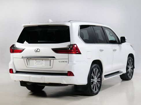 Used 2018 Lexus LX 570 4WD image 2