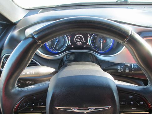 Used 2018 Chrysler Pacifica Touring-L Plus w/ Advanced Safetytec Group image 28