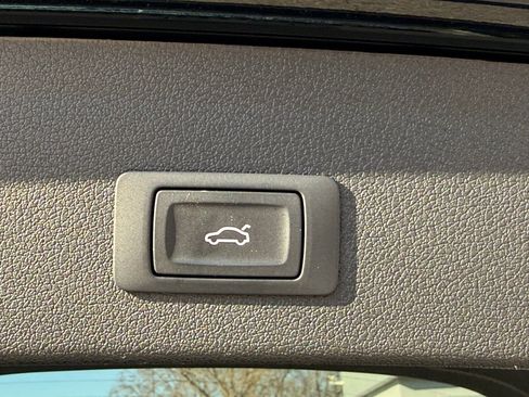 Used 2017 Audi Q5 2.0T Premium Plus w/ Technology Package image 13