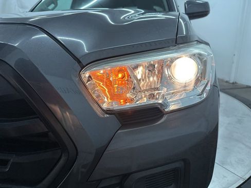 Used 2019 Toyota Tacoma SR w/ SR Convenience Package image 28