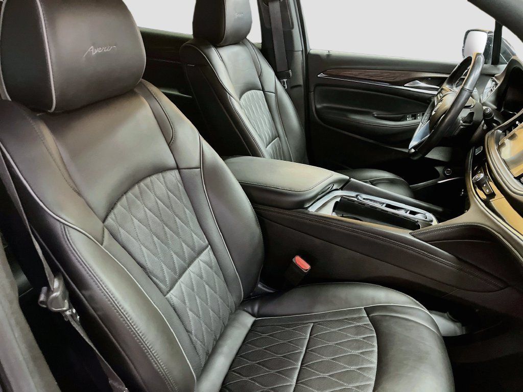 Used 2023 Buick Enclave Avenir w/ Avenir Technology Package AWD/4WD image 31