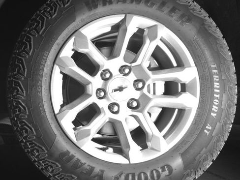 Used 2025 Chevrolet Silverado 1500 RST w/ Z71 Off-Road Package AWD/4WD image 9