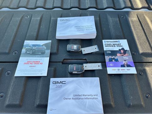 Used 2021 GMC Sierra 2500 AT4 w/ AT4 Premium Plus Package image 13
