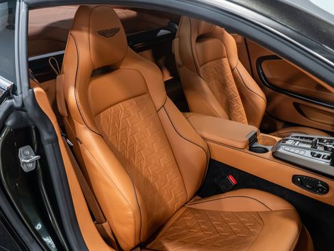 Used 2025 Aston Martin Vanquish image 64