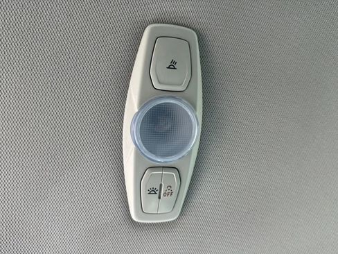Used 2018 Ford Focus SE FWD image 23