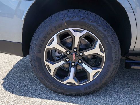 New 2026 GMC Yukon AT4 w/ AT4 Premium Plus Package AWD/4WD image 38