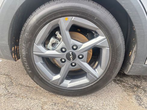 Used 2025 Kia K4 FWD image 29