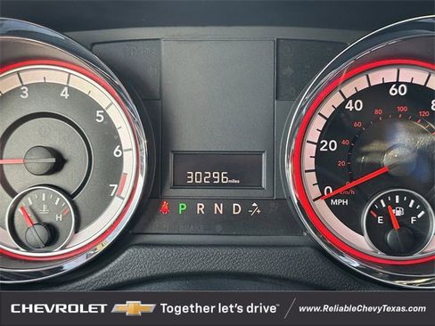 Used 2018 Dodge Grand Caravan SE w/ UConnect Hands-Free Group image 16