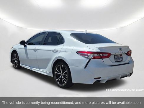 Used 2019 Toyota Camry SE w/ Carpet Mat Package FWD image 8