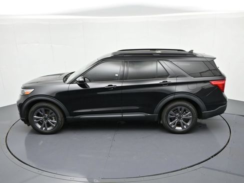 Certified 2022 Ford Explorer XLT w/ Equipment Group 202A RWD image 25