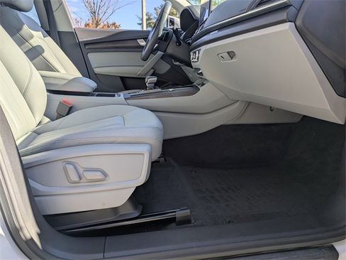Used 2021 Audi Q5 2.0T Premium image 3