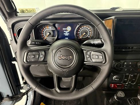New 2026 Jeep Gladiator Rubicon w/ Steel Power Dome Hood Package AWD/4WD image 22