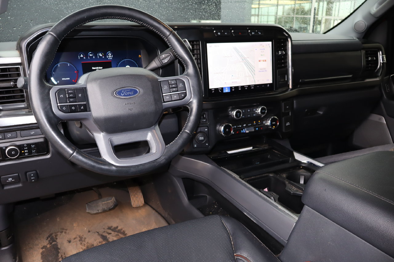 Used 2024 Ford F250 Lariat w/ Sport Appearance Package AWD/4WD image 4