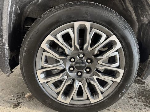 Used 2025 GMC Sierra 1500 Denali Ultimate image 30