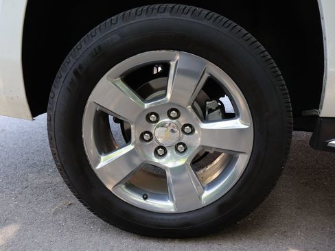 Used 2018 Chevrolet Suburban Premier AWD/4WD image 43