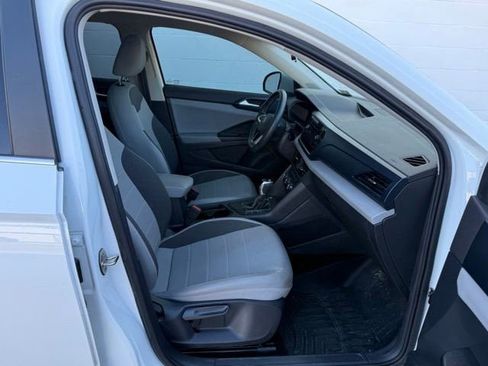 Used 2022 Volkswagen Taos SE FWD image 18