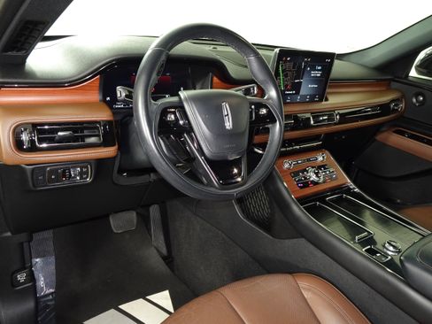 Used 2020 Lincoln Aviator Reserve w/ Class IV Trailer Tow Package image 39