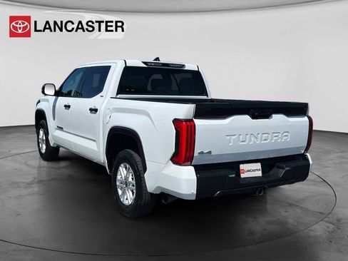 Used 2022 Toyota Tundra SR5 w/ SR5 Convenience Package AWD/4WD image 5