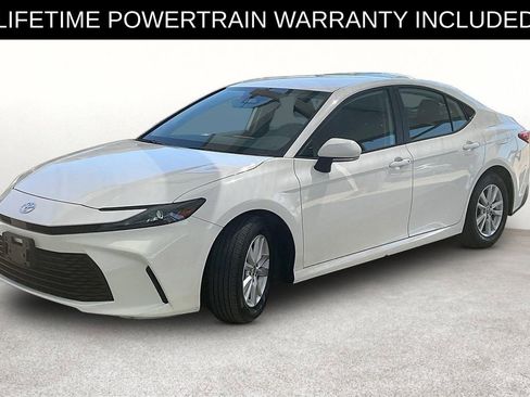 Used 2025 Toyota Camry LE w/ Convenience Package FWD image 9