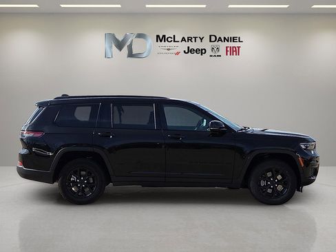 Used 2024 Jeep Grand Cherokee L Altitude image 6