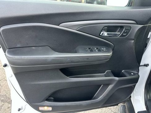 Used 2023 Honda Ridgeline RTL-E image 16