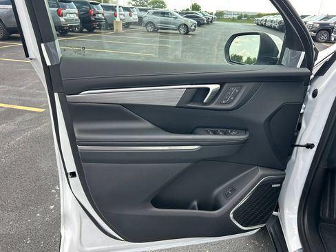 New 2027 Buick Enclave Preferred w/ Power Package FWD image 16