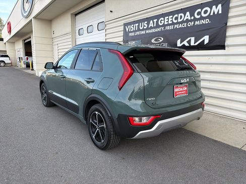 Used 2023 Kia Niro EX w/ EX Cold Weather Package FWD image 6