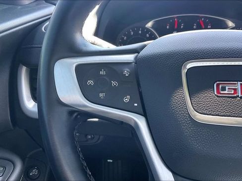 Used 2024 GMC Terrain SLT FWD image 20