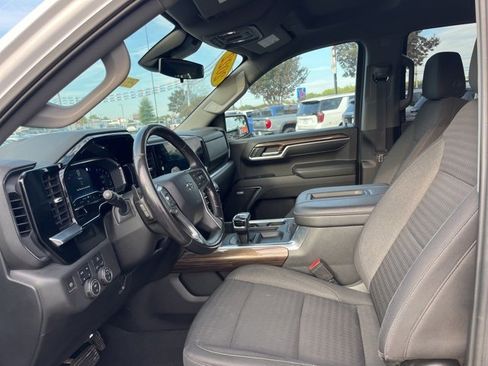 Used 2022 Chevrolet Silverado 1500 LT Trail Boss w/ Convenience Package II image 8