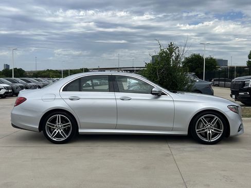 Used 2019 Mercedes-Benz E 300 image 3
