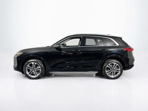 Used 2025 Audi Q5 Premium w/ Convenience Package AWD/4WD image 2