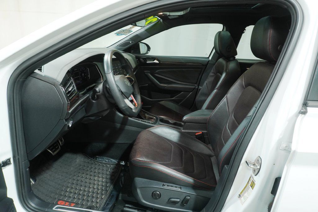 Used 2022 Volkswagen Jetta GLI Autobahn FWD image 10