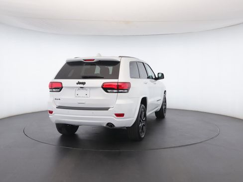 Certified 2022 Jeep Grand Cherokee Laredo X image 29